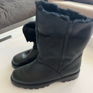 La Canadienne Ladies Black Leather Snow Boots. Size 7